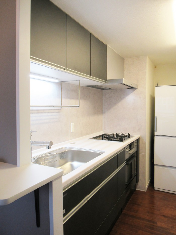 サイズアップして広々としたキッチンに　港区I様邸